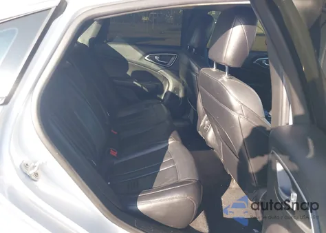 2015 Chrysler 200 C из США, поврежденный, VIN 1C3CCCCG5FN653907